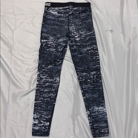 Nike Dri-Fit - Picture 2 of 2